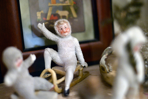 Елочная игрушка "Дети на санках". Ватные игрушки с фарфоровыми лицами. Конец 19 - начало 20 века 
